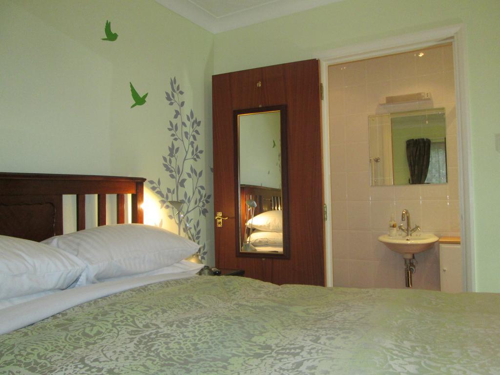 Crossways House Bed And Breakfast East Cowes Room photo